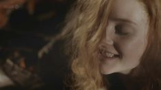 Голая Ромола Гарай в сериале «Багровый лепесток и белый» фото #4