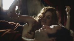 Голая Ромола Гарай в сериале «Багровый лепесток и белый» фото #5