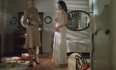 Голая Россана Гавинель в фильме «Паприка» фото #4