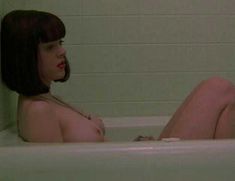 Голая Роуз МакГоун в фильме «Поколение игры «Doom»» фото #1