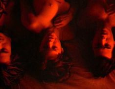 Голая Роуз МакГоун в фильме «Поколение игры «Doom»» фото #16