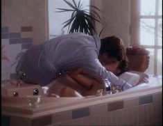 Голая Рошелль Суонсон в фильме «Тайные игры 3» фото #36