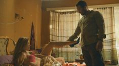 Голая Рэйн Элвуд в сериале «Ответный удар» фото #4