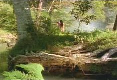 Рэйчел Блэйкли засветила голую попку в фильме «Затерянный мир» фото #2