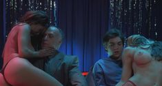 Голая Рэйчел Стерлинг в фильме «Соседка» фото #1