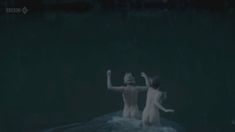 Голая Рэйчел Стирлинг в сериале «Влюбленные женщины»