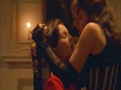 Голая Рэйчел Стирлинг в сериале «Бархатные ножки» фото #12