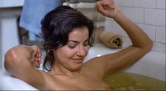 Голый сосок Рэйчел Тикотин в фильме «Форт Апач, Бронкс» фото #3