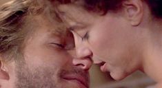 Голая Рэйчел Уорд в фильме «Несмотря ни на что» фото #2