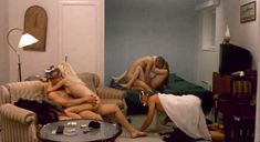 Голая Саара Холопайнен в фильме «Неприкаянный» фото #1