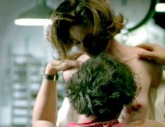 Голая Саксон Трэйнор в сериале «Дневники «Красной туфельки»» фото #10