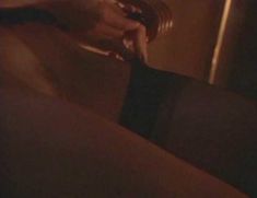 Голая Саманта Филлипс в сериале «Падший ангел» фото #9