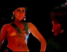 Голая Саманта Фокс в фильме «Древнейшая профессия» фото #4