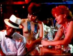 Голая Саманта Фокс в фильме «Древнейшая профессия» фото #5