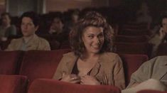 Голая Сара Брадин в сериале «Городские истории» фото #1