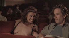 Голая Сара Брадин в сериале «Городские истории» фото #4