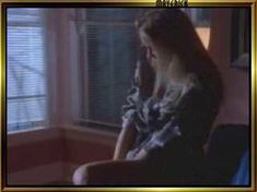 Голая Сара Джеймс в фильме «В зоне наблюдения» фото #17