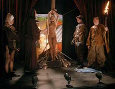 Голая Сара Джеймс в фильме «Глава Семейства» фото #28