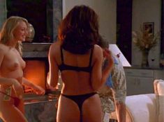 Голая Сара Джеймс в фильме «Ключ к сексу» фото #15