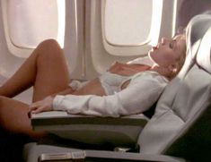 Голая Сара Джеймс в фильме «Секс, ложь и видео» фото #12