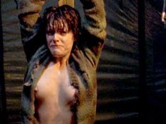 Голая Сара Дикинс в сериале «Иеремия» фото #3