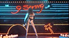 Голая Сара Коста в фильме «Увольнительная» фото #1