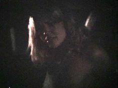 Голая грудь Сары Ланкастер в фильме «Переулок влюбленных» фото #2