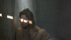 Голая Сара Малакул Лэйн в фильме «Малолетка» фото #34