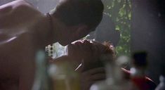 Голая Сара Уайнтер в фильме «Невеста ветра» фото #8