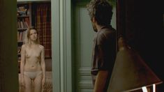 Голая грудь Сары Форестье в фильме «Мои занятия борьбой» фото #3