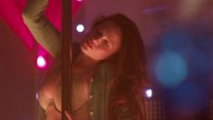 Голая Сара Хэй в сериале «Плоть и кости» фото #1