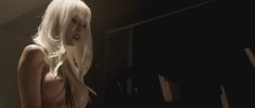Голая Сари Каммингс в фильме «Глаза дракона» фото #3