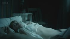 Голая Саския Ривз в сериале «Влюбленные женщины» фото #3