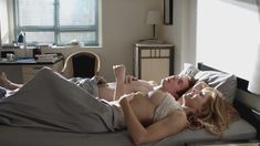 Голая Саша Александр в сериале «Бесстыдники» фото #6