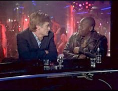 Голая грудь Саши Нопф в фильме «Шантаж»