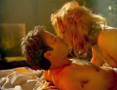 Голая Селин Бонье в фильме «Голод» фото #5