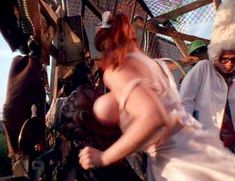 Голая Селия МакГи в фильме «Беспредельный террор» фото #2