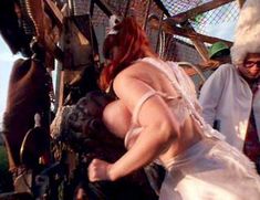 Голая Селия МакГи в фильме «Беспредельный террор» фото #4