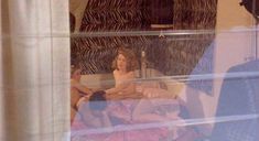 Голая Серена в фильме «Жесткач» фото #1