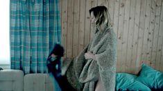 Голая Сиенна Гиллори в сериале «Фортитьюд» фото #7