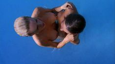 Голая Сильвия Койс в фильме «Никогда не сдавайся» фото #3