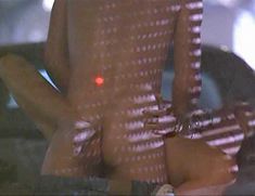 Голая Синди Кроуфорд в фильме «Честная игра» фото #7