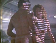 Голая Синди Кроуфорд в фильме «Честная игра» фото #9