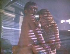 Голая Синди Кроуфорд в фильме «Честная игра» фото #11