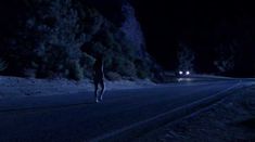 Голая Синед МакКафферти в фильме «Когда Земля остановилась» фото #5