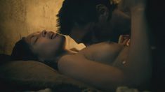 Абсолютно голая Синтия Аддай-Робинсон в сериале «Спартак. Кровь и песок» фото #3