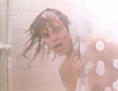 Голая Синтия Болливо в фильме «Сумасброды 2. Не в своем уме» фото #1