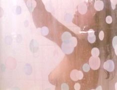 Голая Синтия Болливо в фильме «Сумасброды 2. Не в своем уме» фото #2