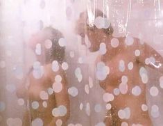 Голая Синтия Болливо в фильме «Сумасброды 2. Не в своем уме» фото #5