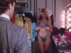 Голая Синтия Бримхолл в фильме «Пушки» фото #1